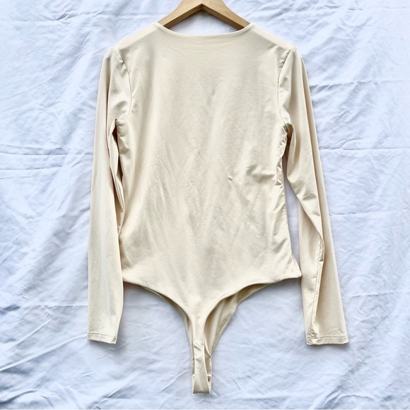 NUUDS | LARGE LONG SLEEVE CREWNECK BODYSUIT IN STONE - Picture 6 of 6